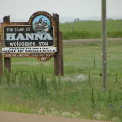 The Hanna welcome sign